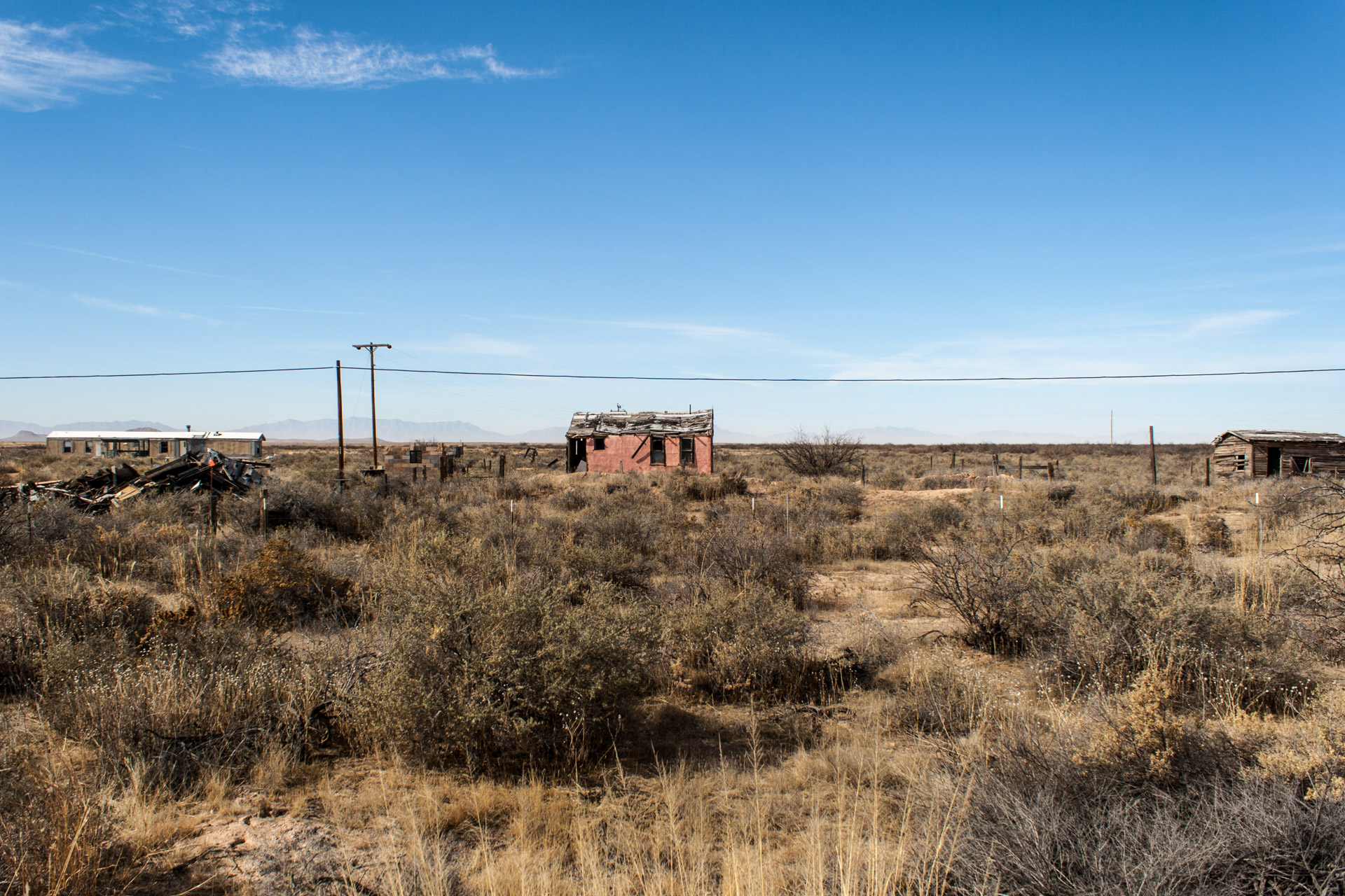 Alamagardo, New Mexico - A Pink Desert House (front far)