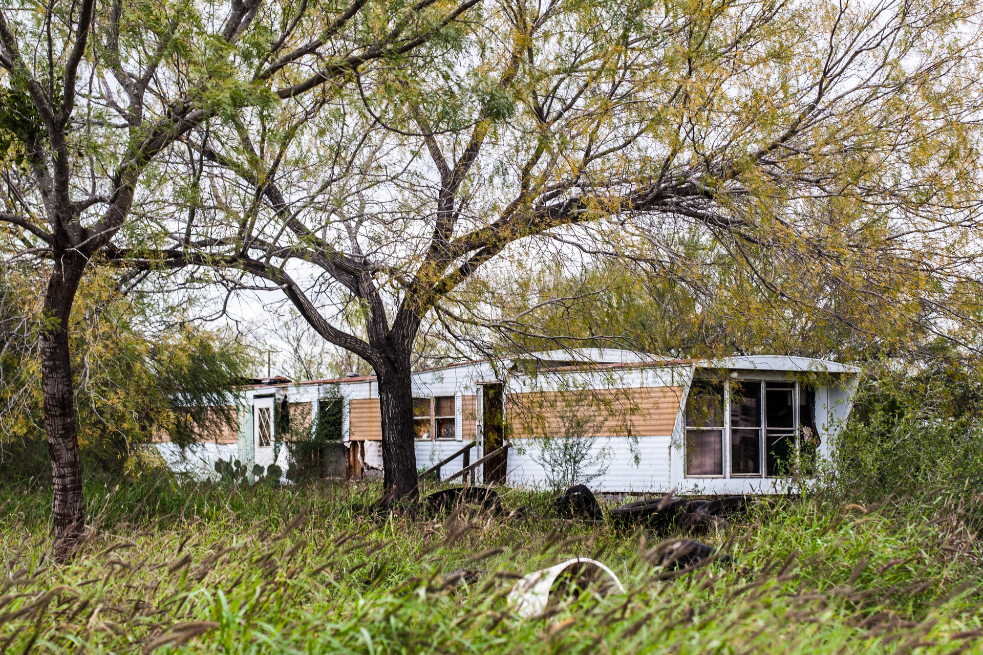 Pearsall, Texas - A Ruin, A Trailer, And Some Tires (trailer mid)