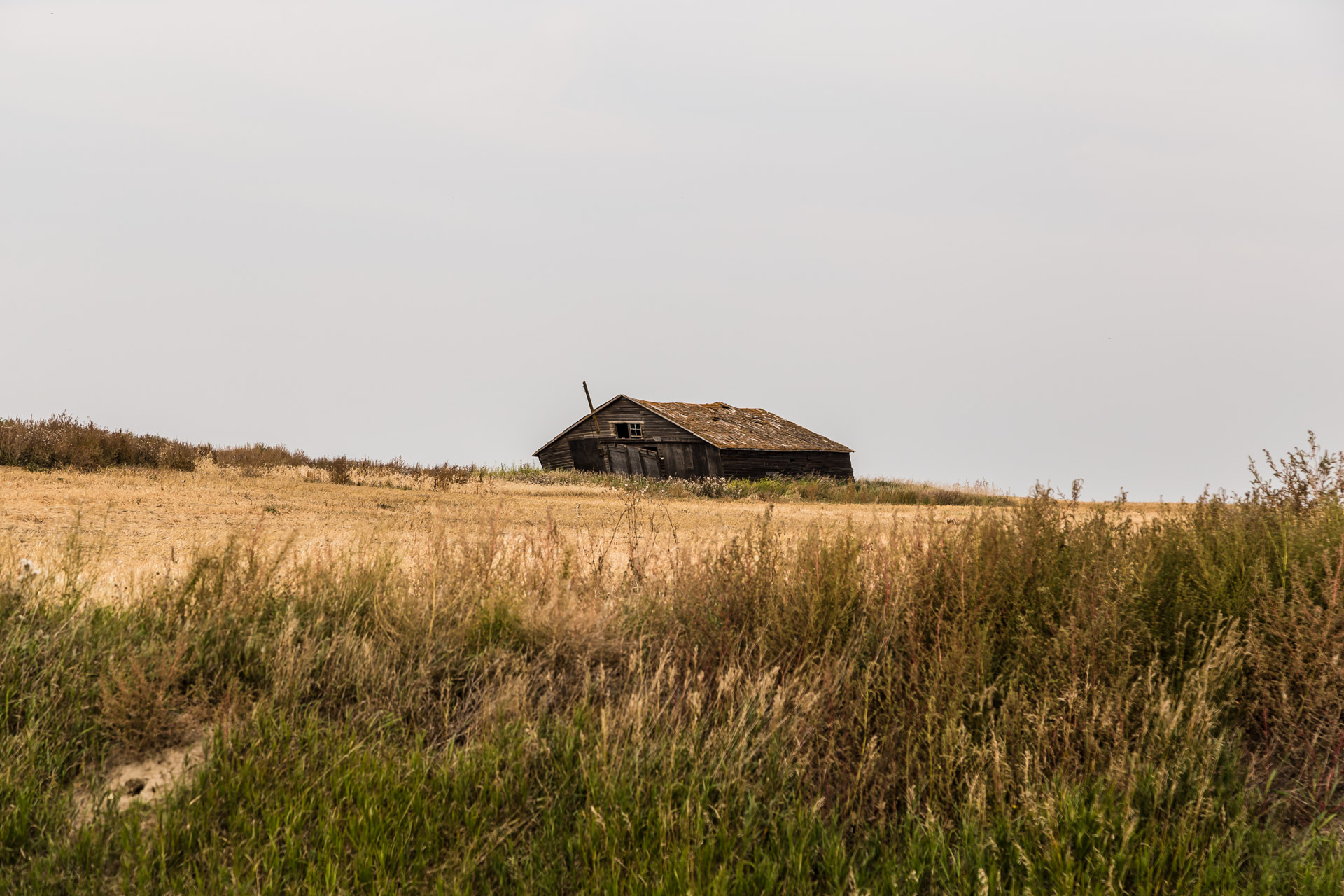 Hilltop Farmhouse (angle barn)