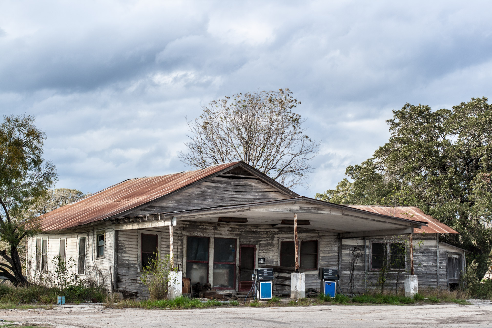 Helena, Texas - An Uneven Gas Station (side far)