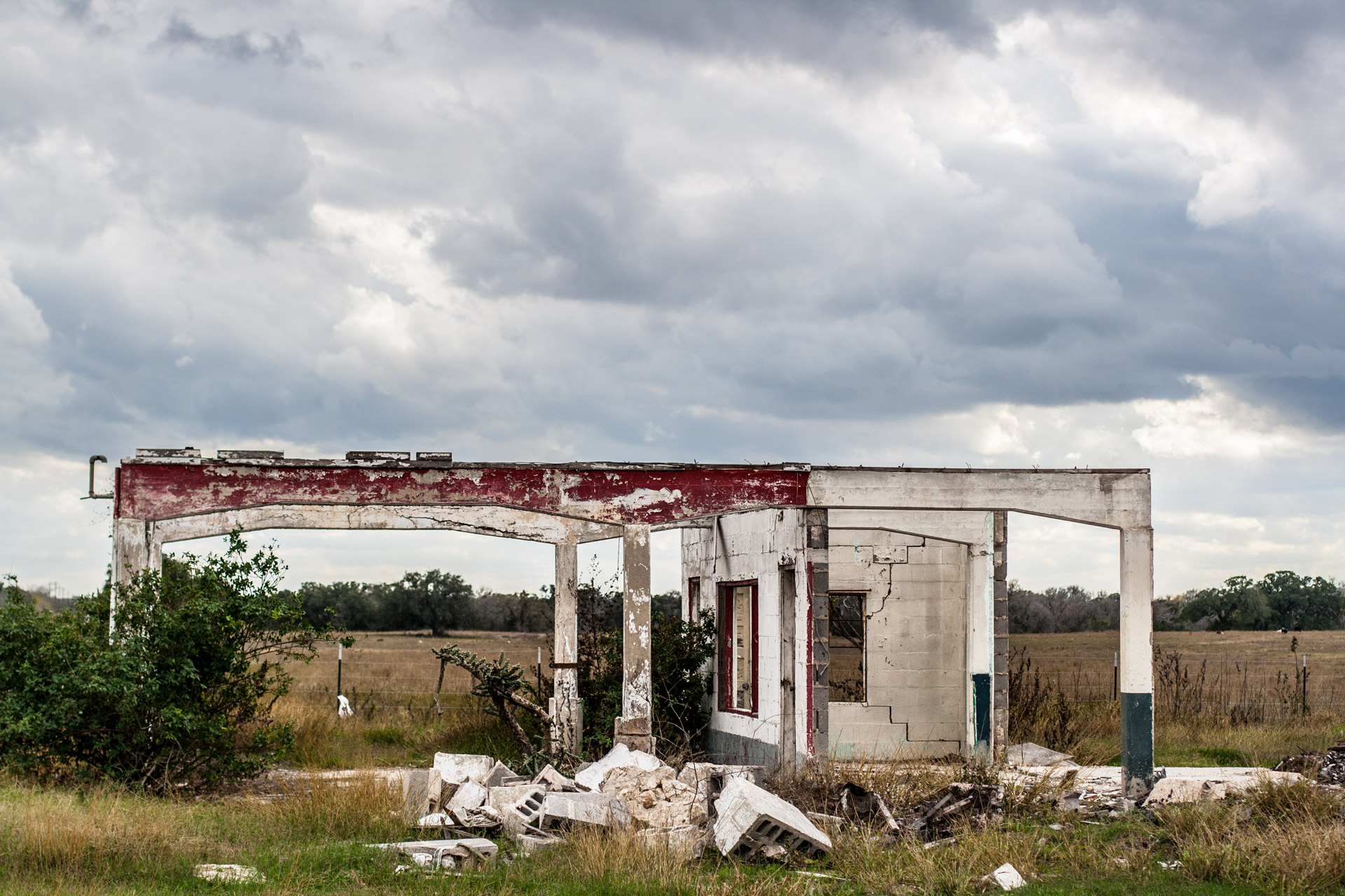 Gillett, Texas - One Wall Ruin (side far)