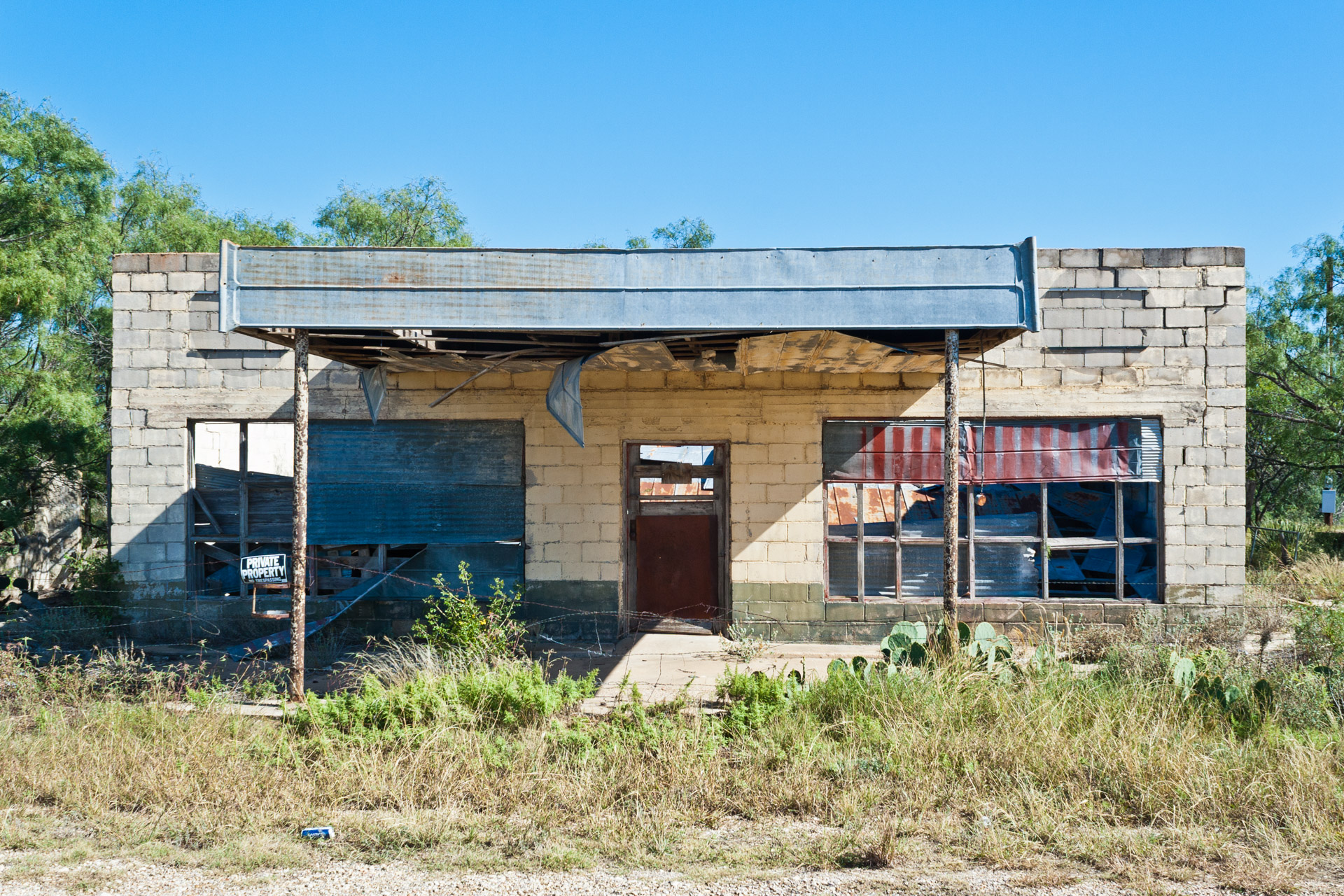 Talpa, Texas - The Falling Tin Store (front far)