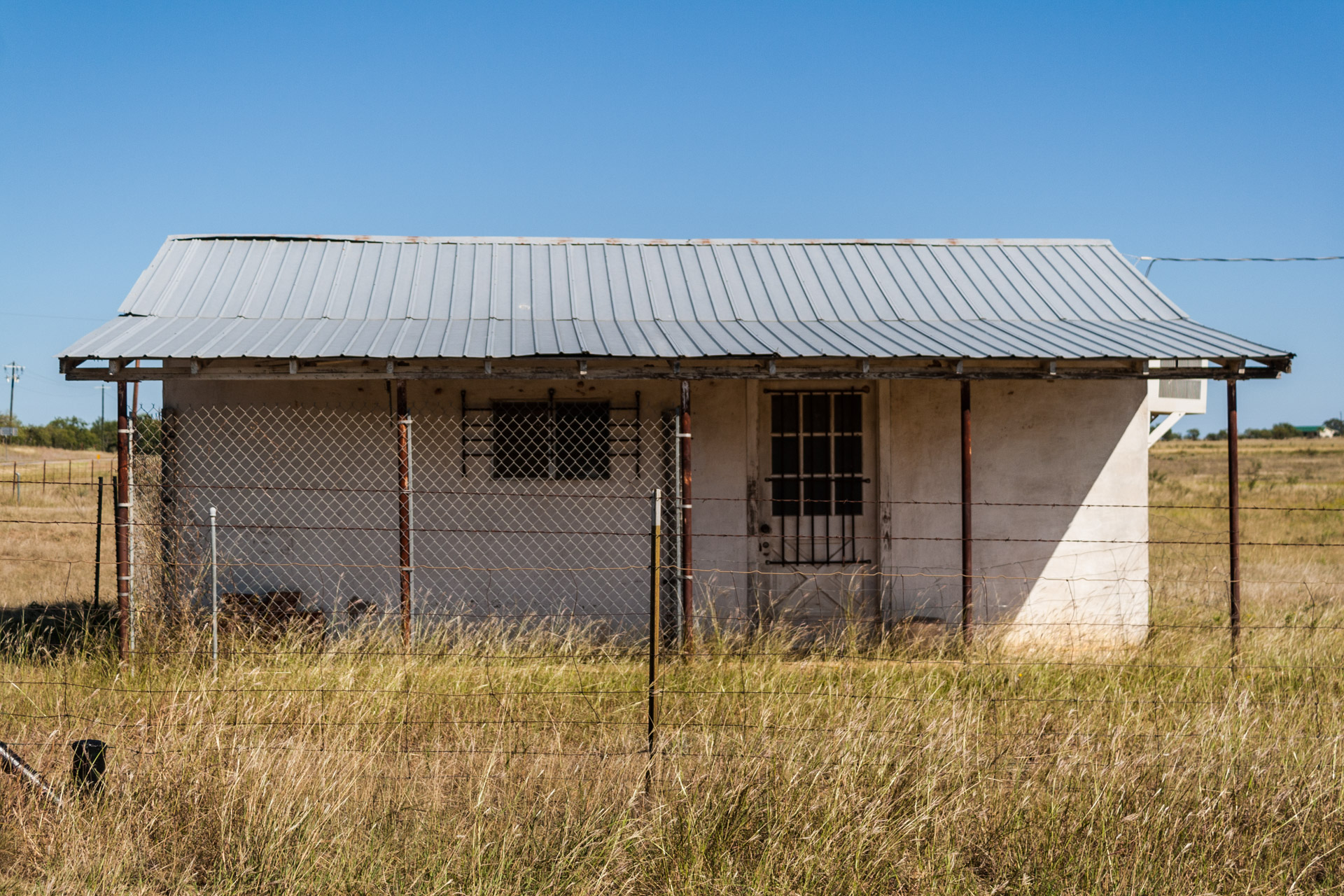 Coleman, Texas - Walt's Bait and Grocery (front far)