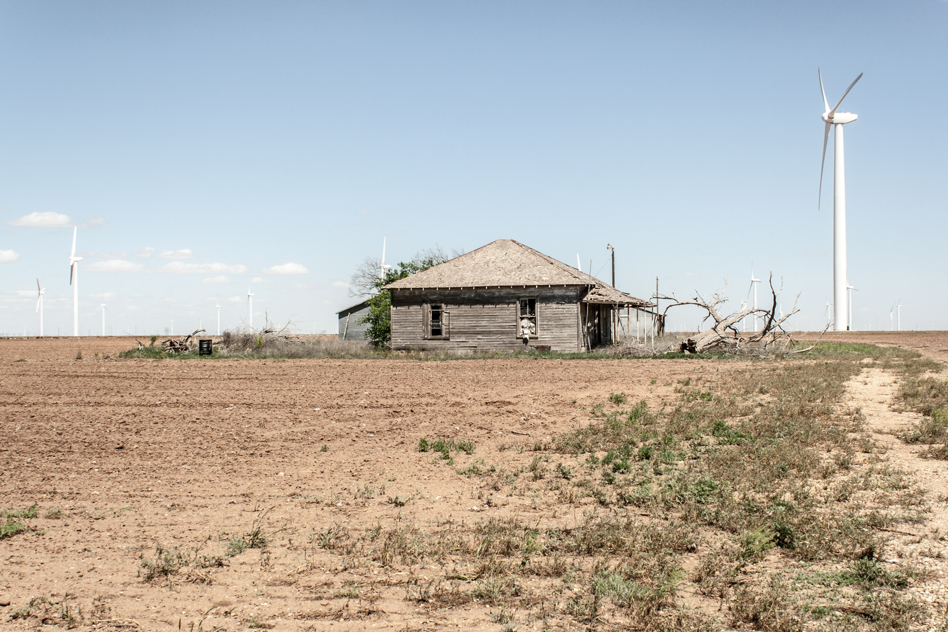 Loraine, Texas - Wind Turbine Community-Storage House