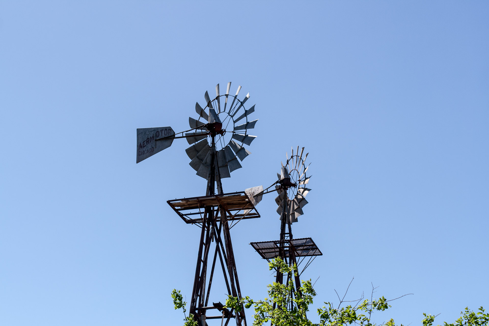 Windmill Duo (windmill close)