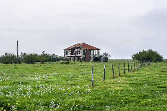 A Crumbling Stilt House + Friday Link Love