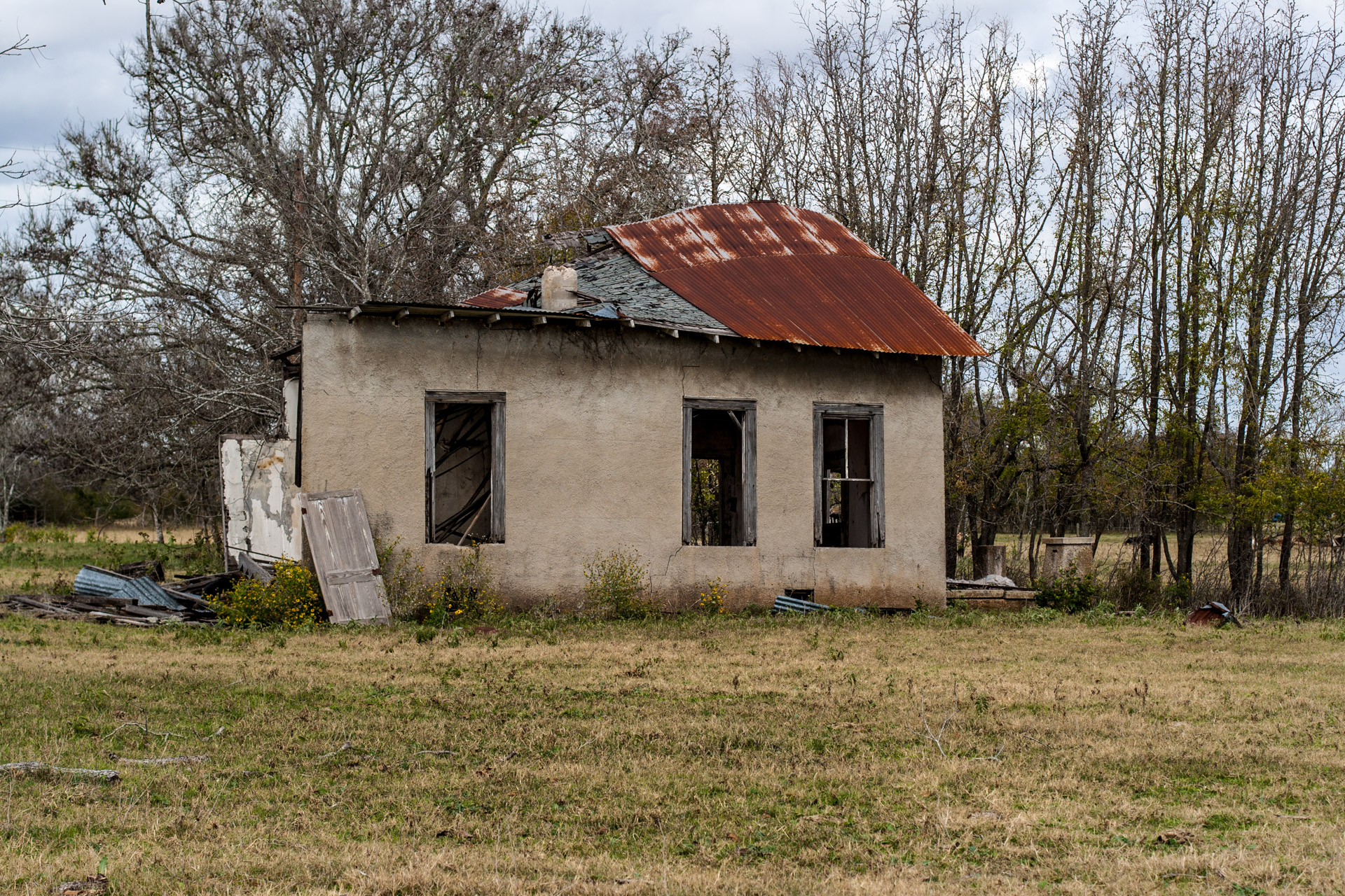 La Grange, Texas - An Impacted Roof Farmhouse (front close)