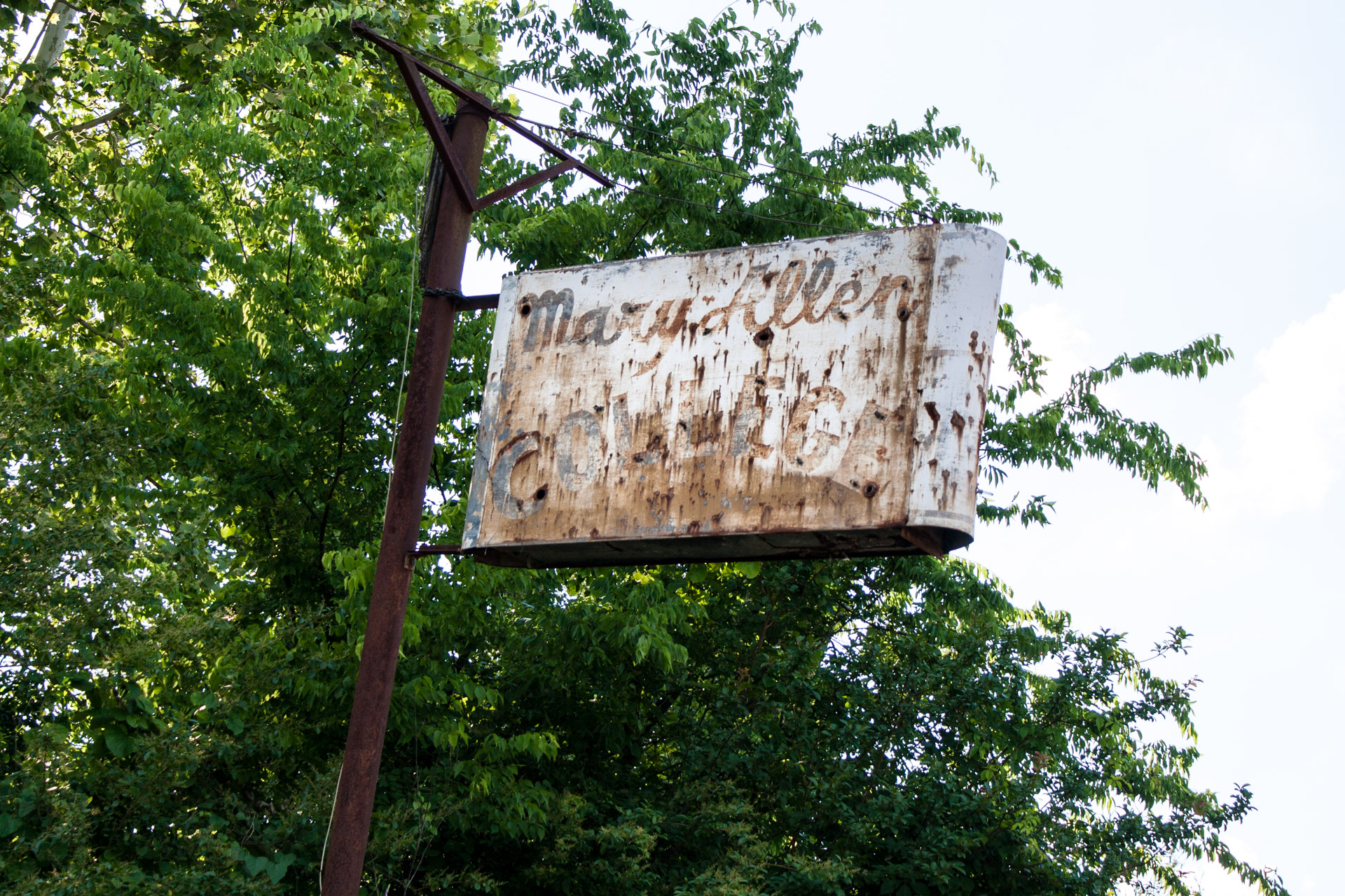 Mary Allen College (sign)