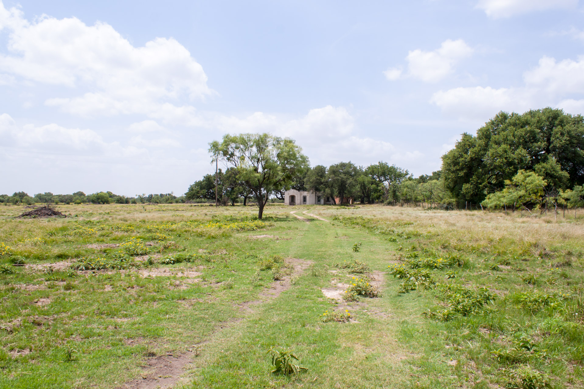 Path To An Arched House (front distance)