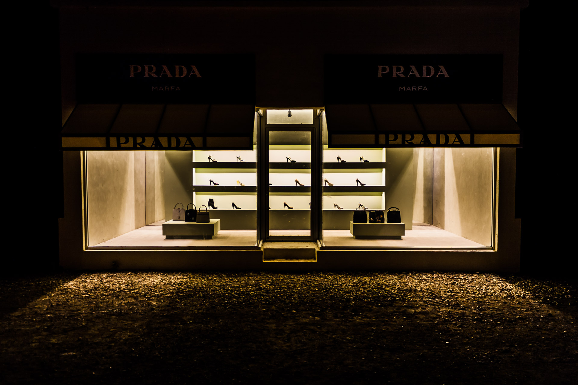 Prada Marfa (front close)