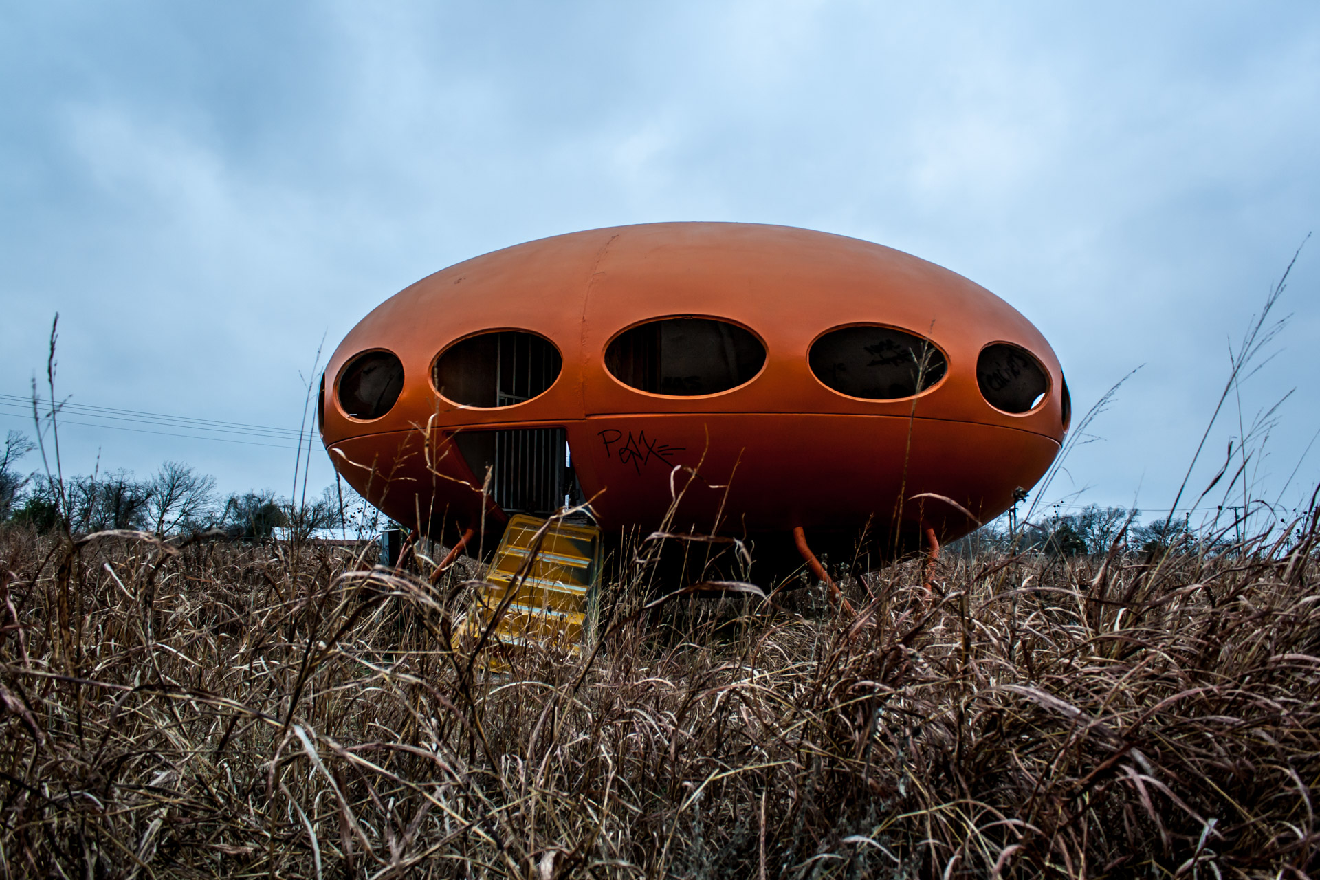 Royse City, Texas - The Orange Futuro House