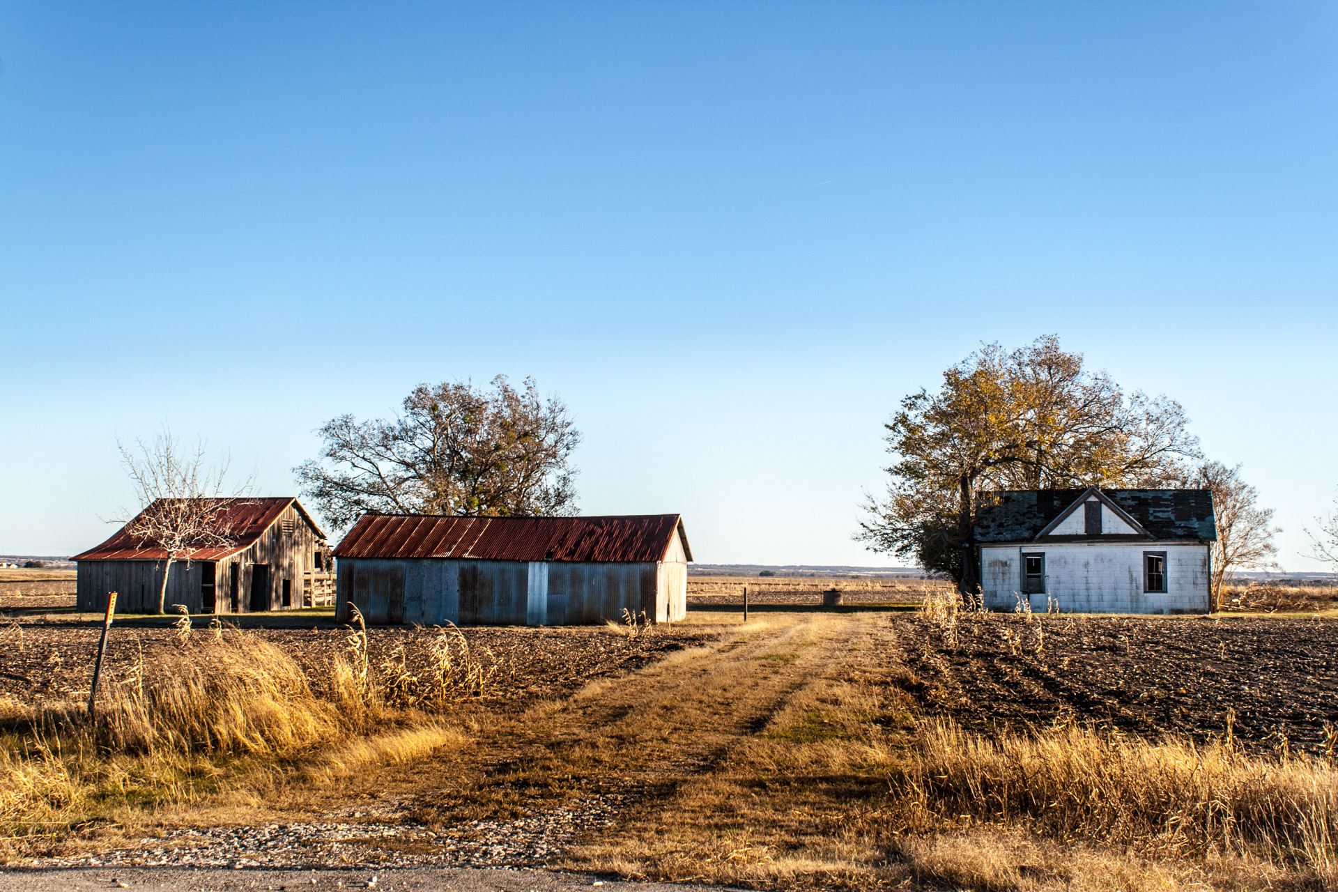 Thrall, Texas - The Over the Tracks Farmhouse (front far)