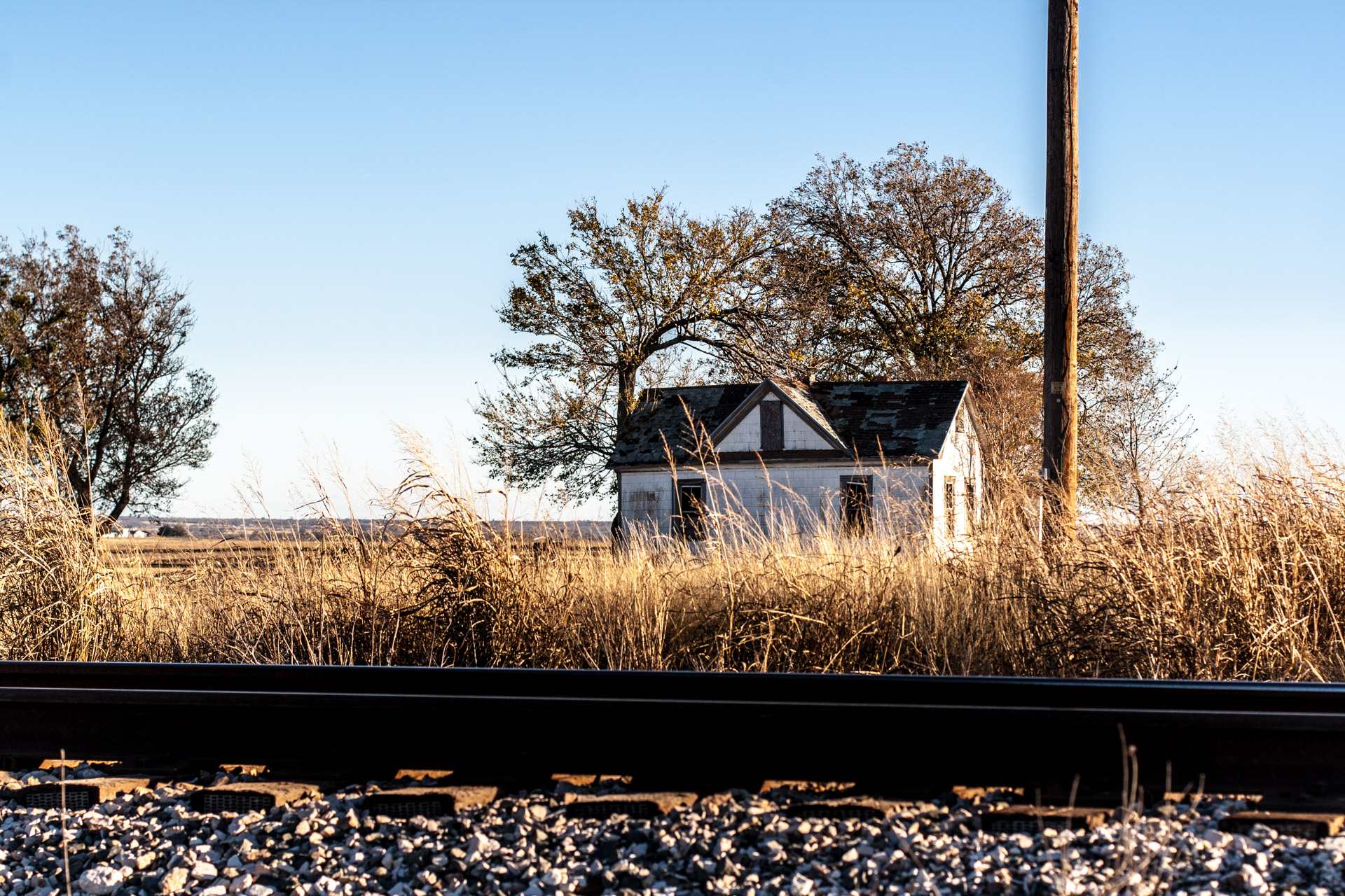 Thrall, Texas - The Over the Tracks Farmhouse (side tracks)