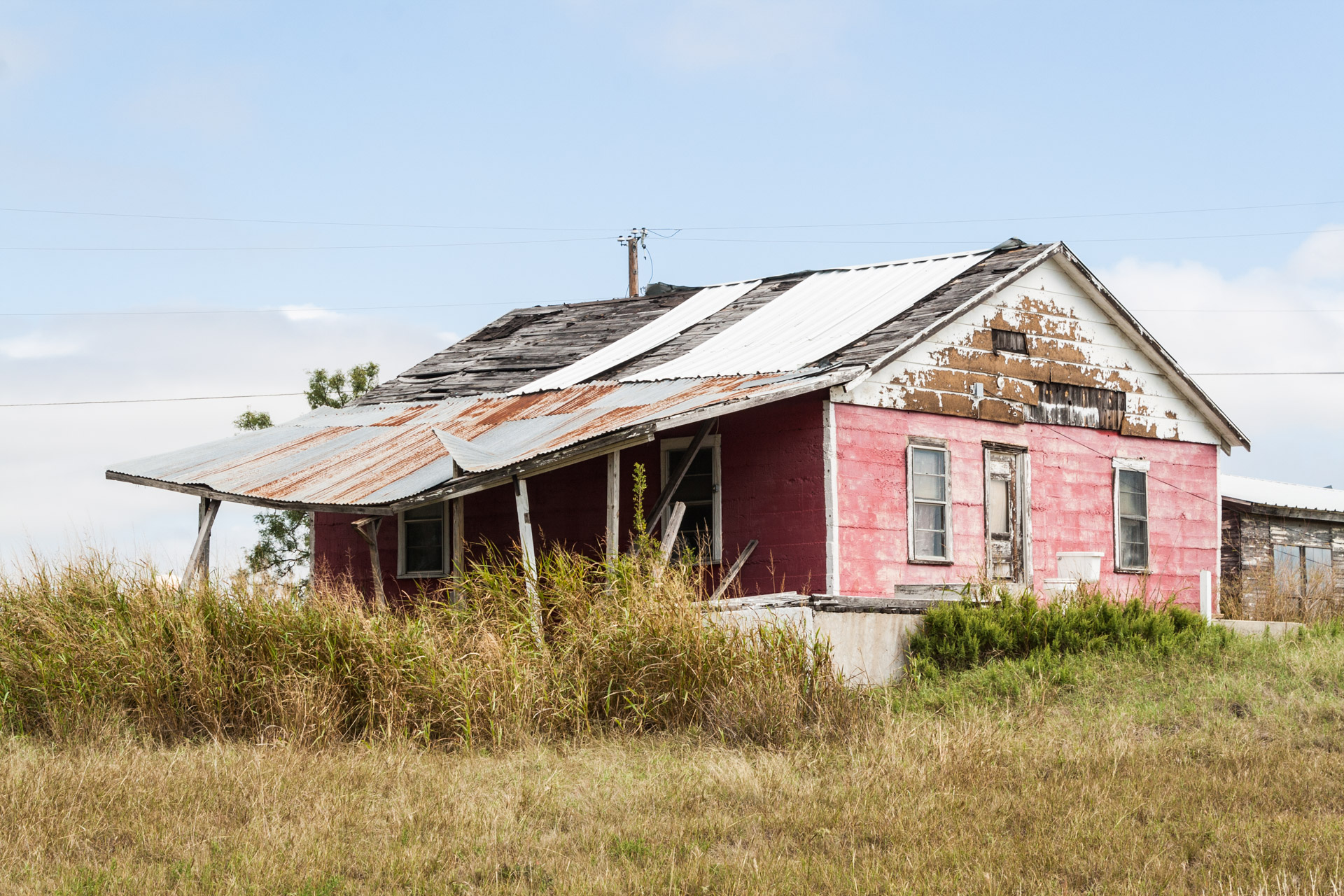 Bangs, Texas - The Pink House (front close)