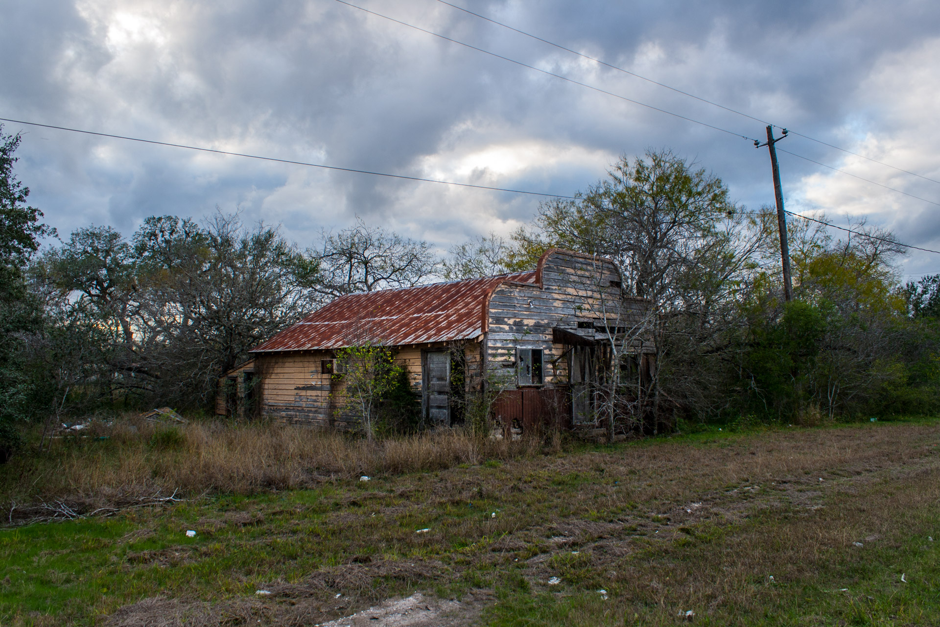 Tulsita, Texas - The Saloon Style Building (side far)